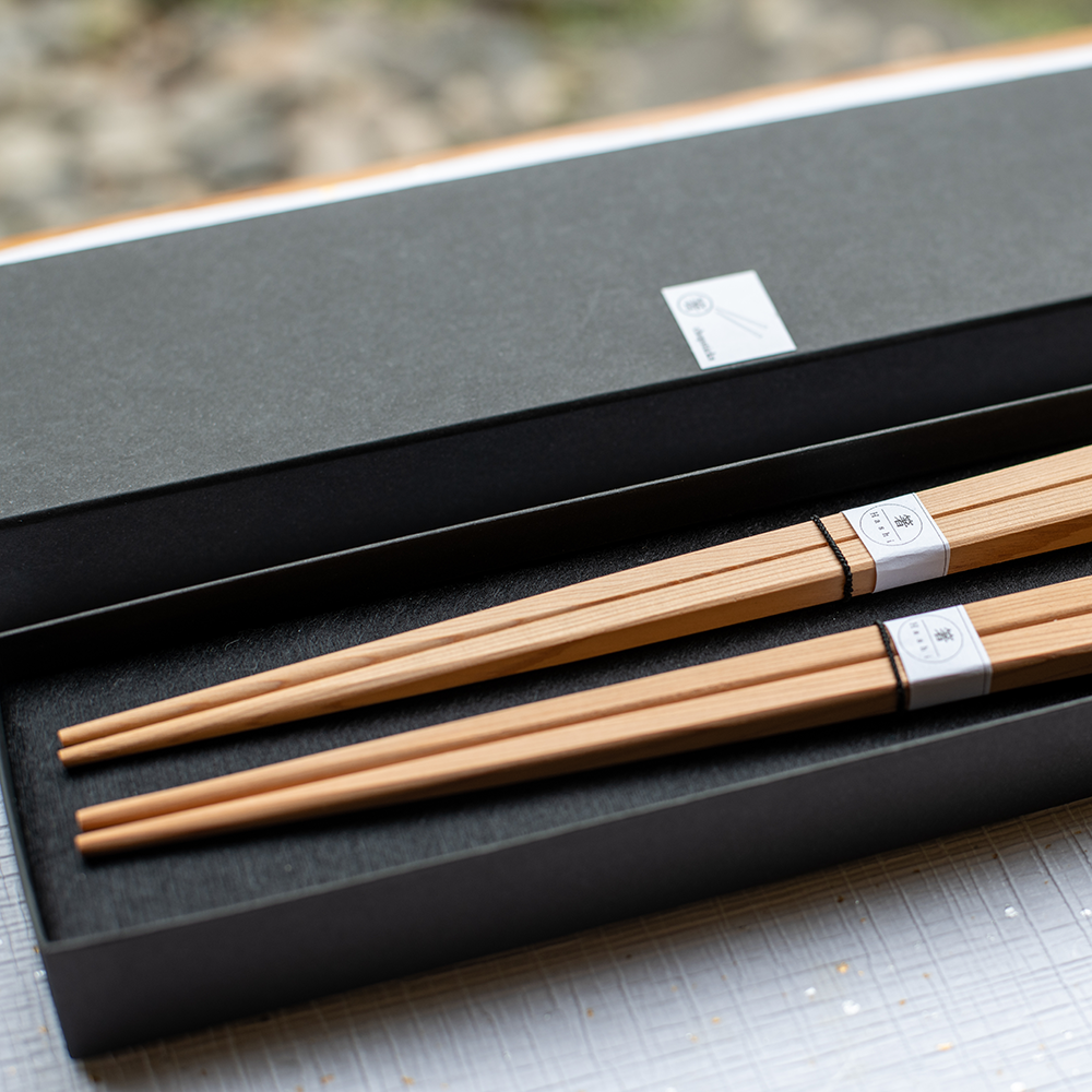 屋久杉 夫婦箸 樹齢1000年以上 | 仙巌園オンラインショップ 屋久杉 夫婦箸 樹齢1000年以上 | 仙巌園オンラインショップ